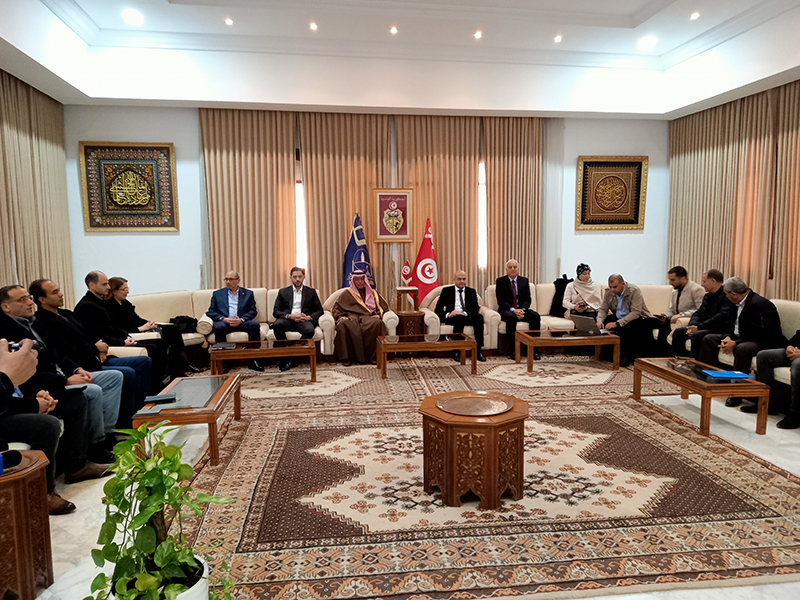 في خطوة هامة ومفصلية..   تسليم أرض مشروع مستشفى الملك سلمان إلى تحالف المقاولات السعودي - التونسي المكلف بإنجازه